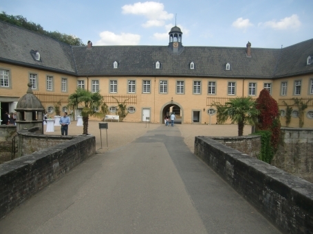 Jüchen-Damm : Schloss Dyck, Stallhof